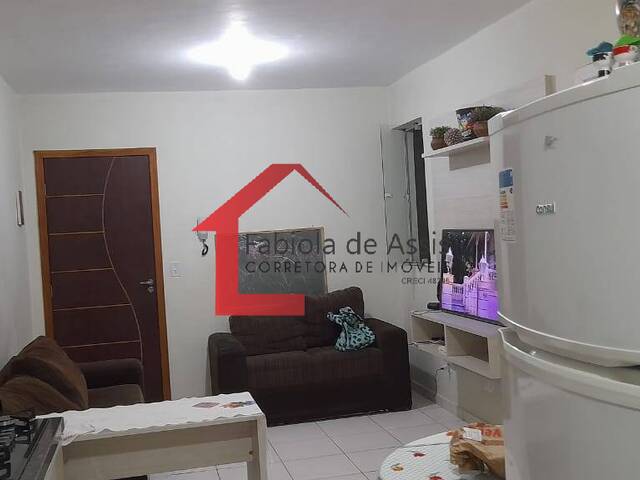#50 - Apartamento para Venda em Colombo - PR