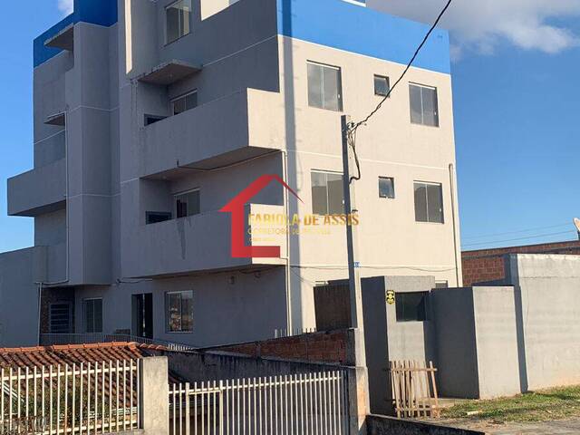 #99 - Apartamento para Venda em Colombo - PR